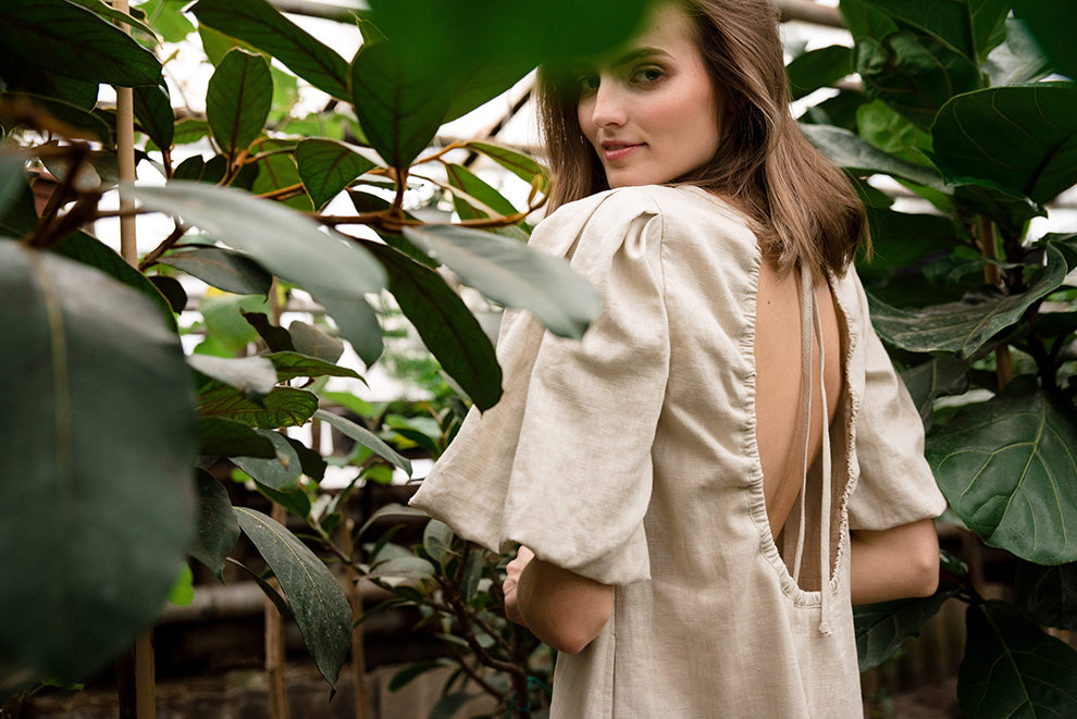 CHARM — Stonewashed Linen Dress, Open Back, Puff Sleeves — Beige#Color_Beige