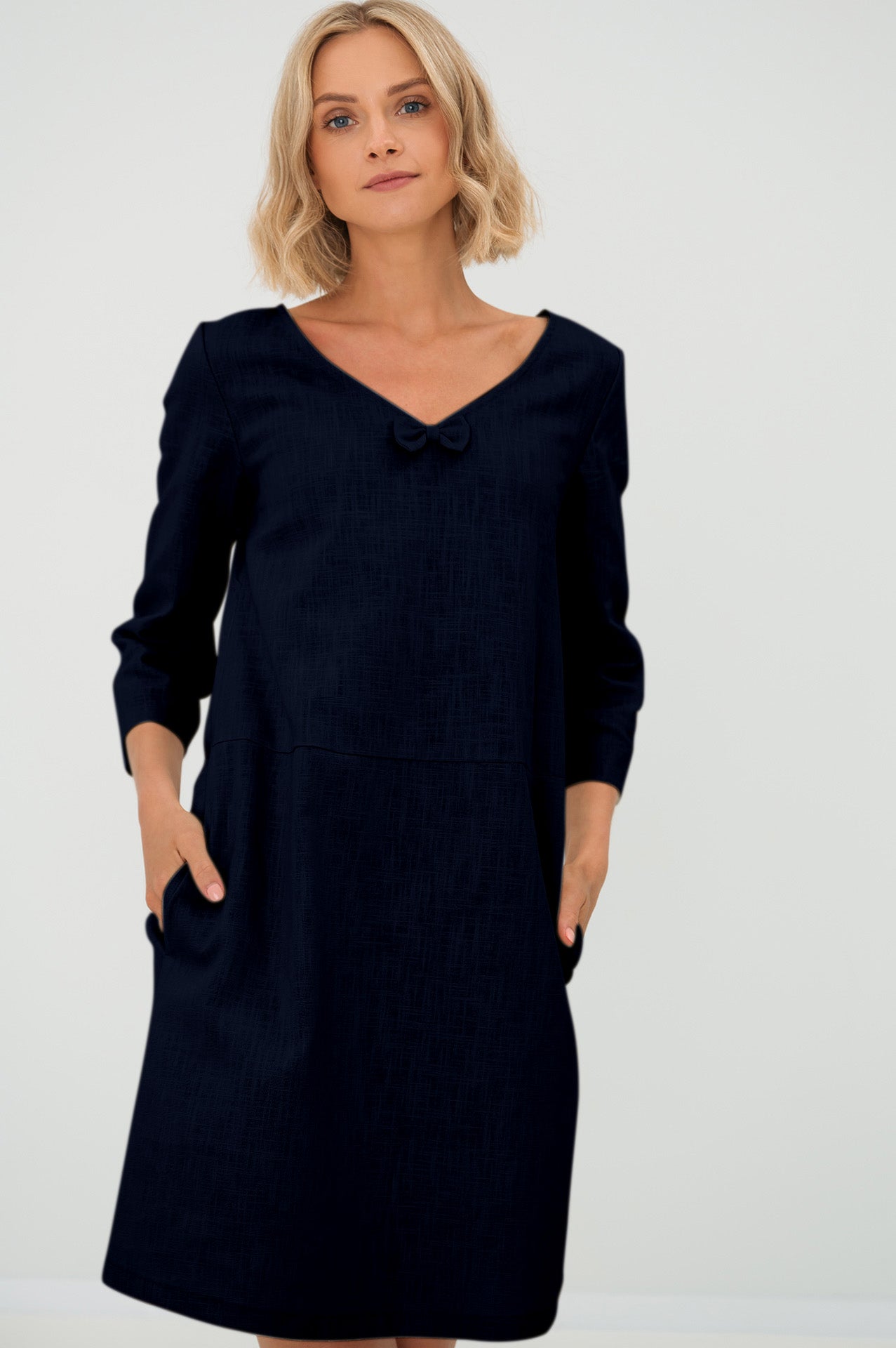 Linen dress SUN — Stonewashed V-Neck Linen Above the Knee Deep blue#Color_Deep blue