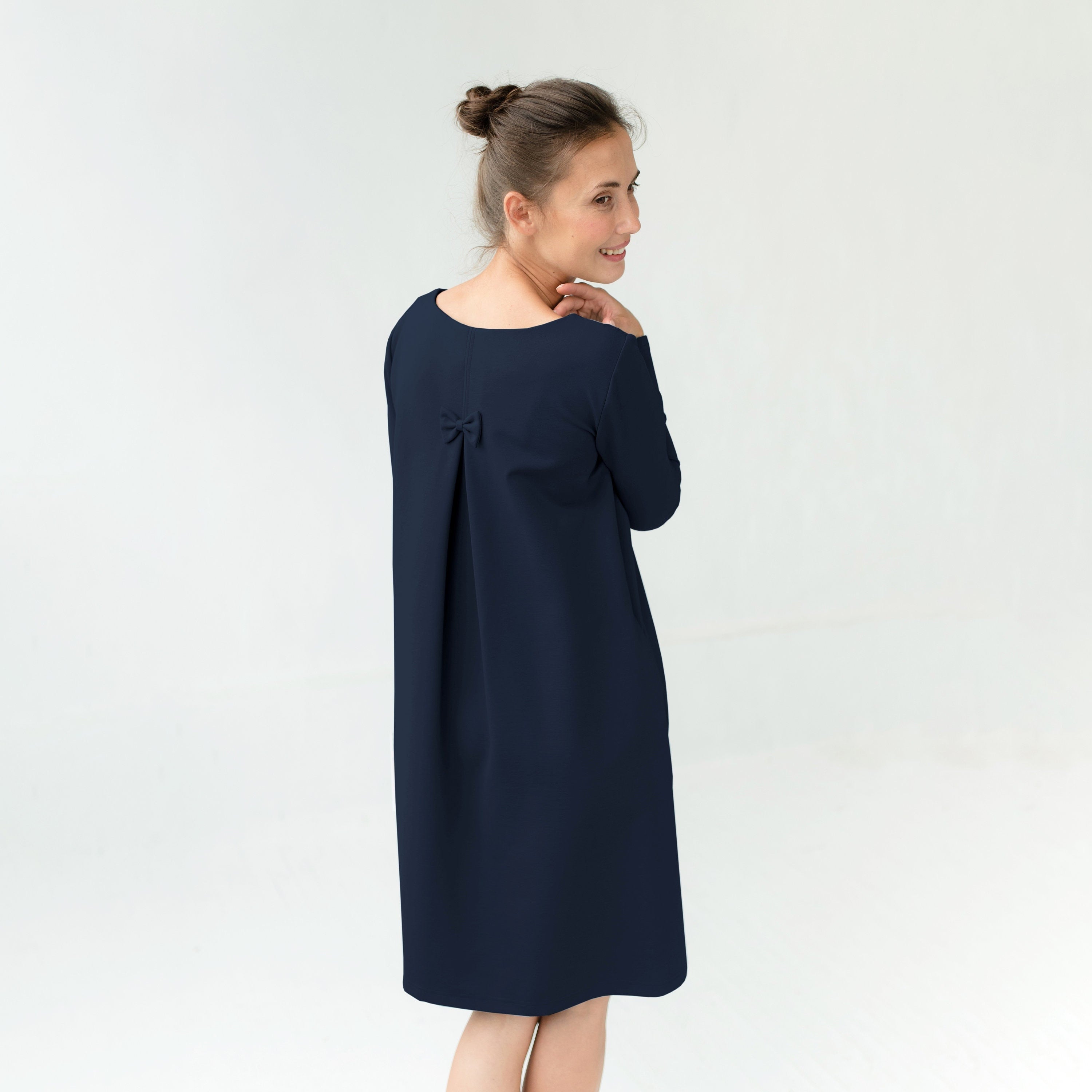 EMILY — Italian Punto Milano -neulemekko selkärusetilla