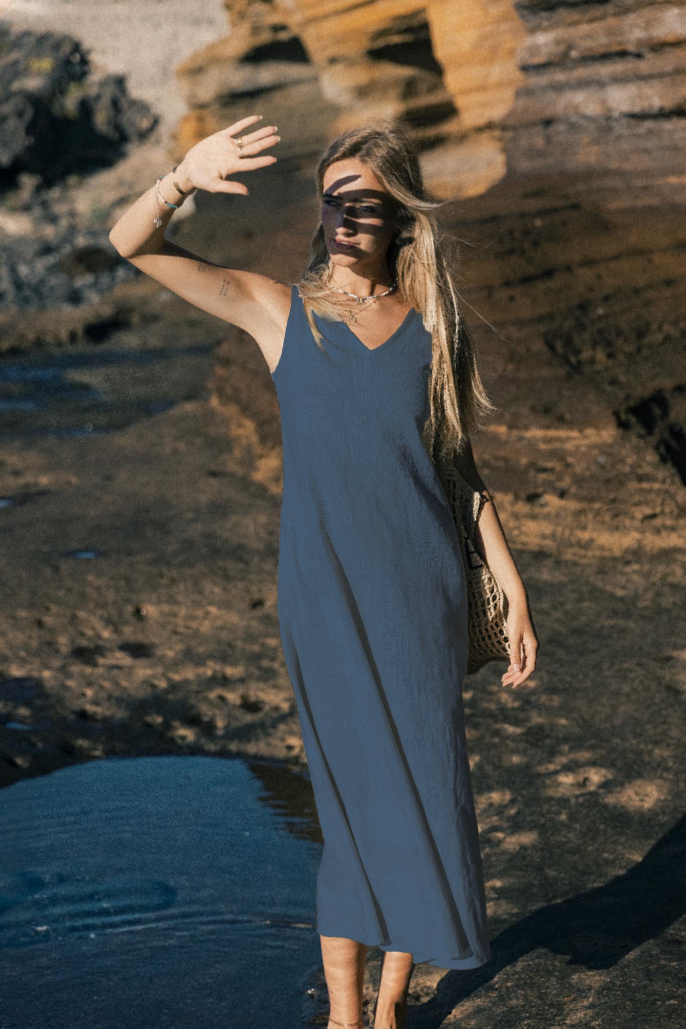 SUNSET — Sleeveless V-Neck Linen Midi Dress — Blue#Color_Blue