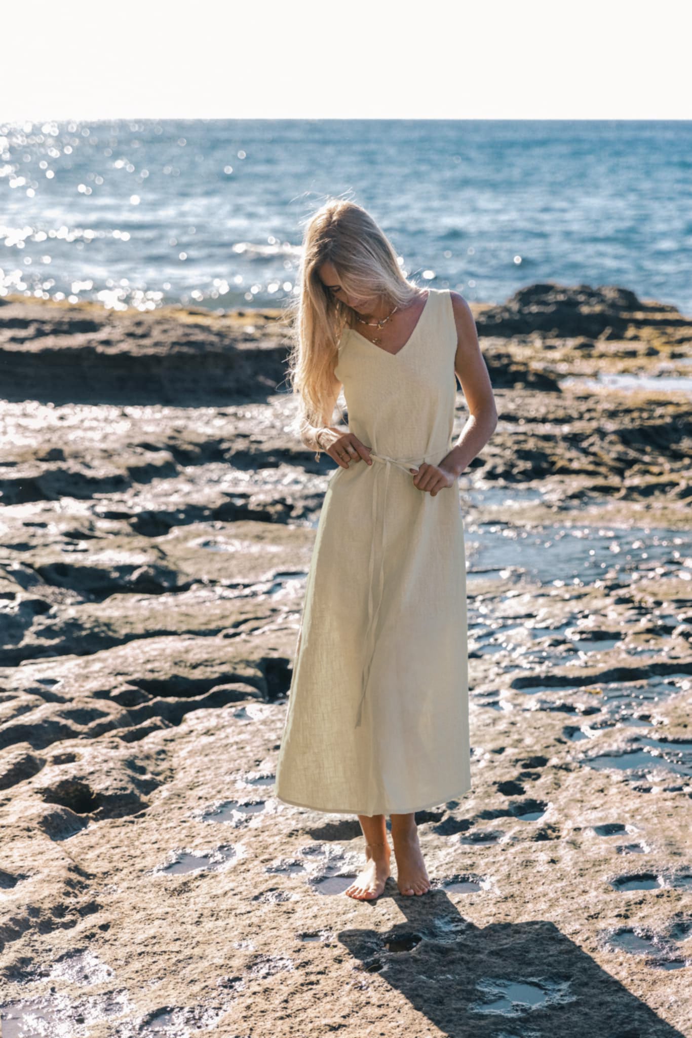 SUNSET — Sleeveless V-Neck Linen Midi Dress — Beige#Color_Beige