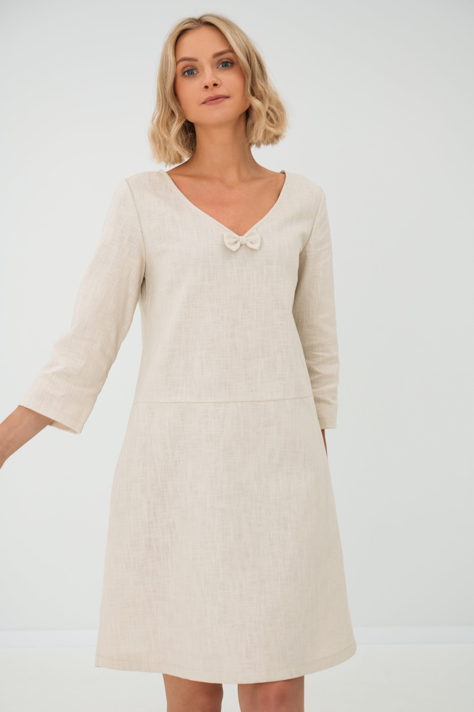 SUN — Robe en lin délavé à col V